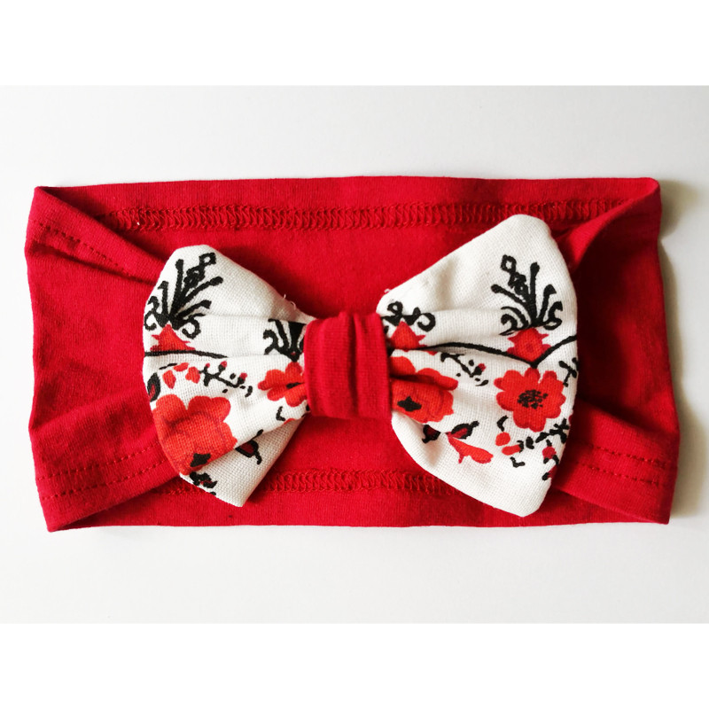 Bentita rosie cu funda traditionala