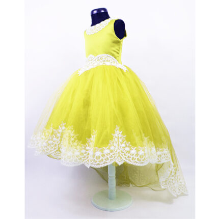 Rochie galbena cu trena si dantela