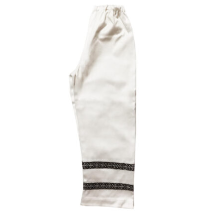 Pantaloni albi motiv negru