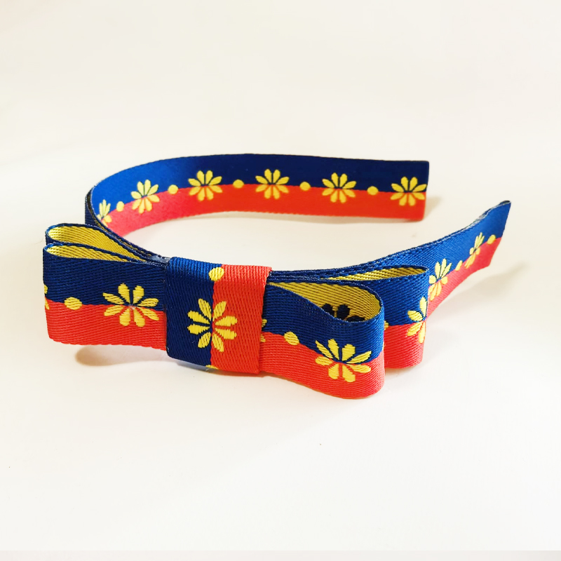 Coronita tricolora cu flori
