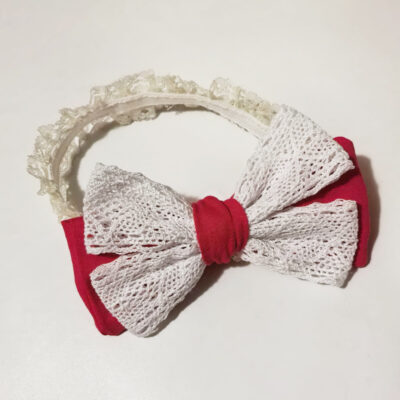 Bentita fucsia cu dantela alba